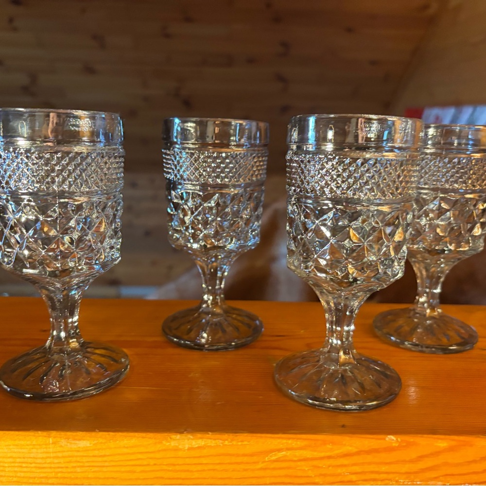 Anchor Hocking Textured Glass Goblet Set